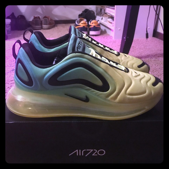 air max 720 size 5